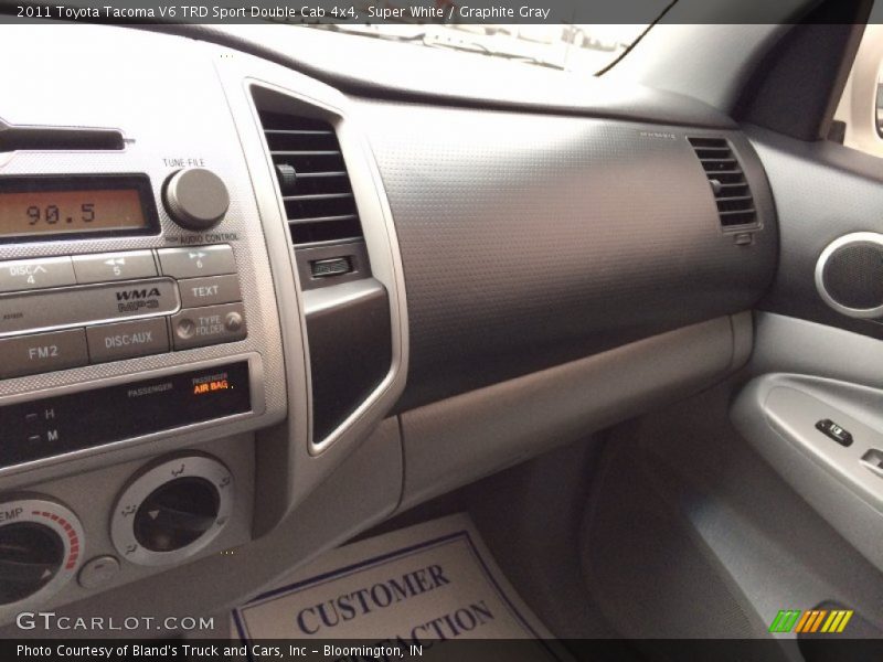 Super White / Graphite Gray 2011 Toyota Tacoma V6 TRD Sport Double Cab 4x4