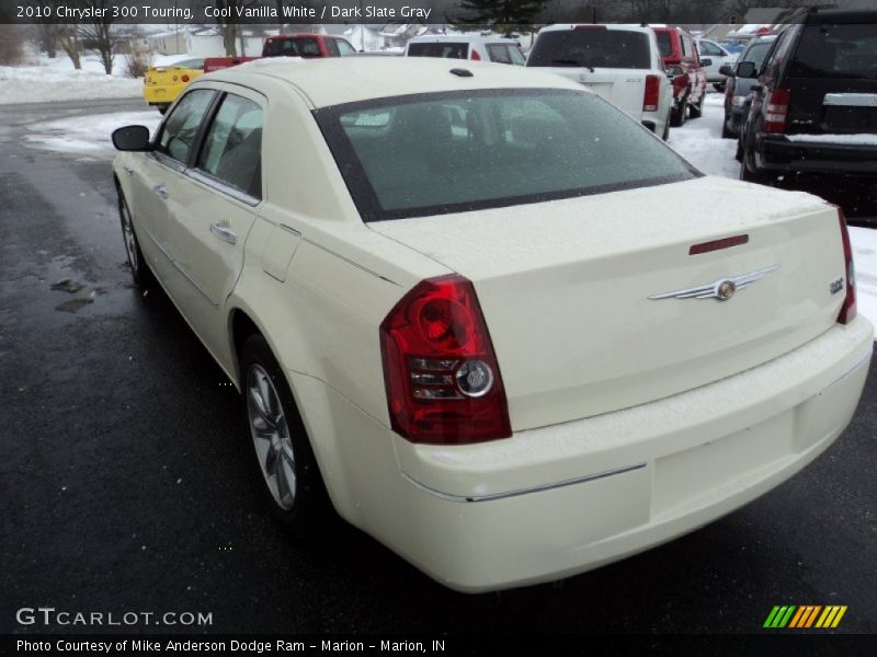 Cool Vanilla White / Dark Slate Gray 2010 Chrysler 300 Touring