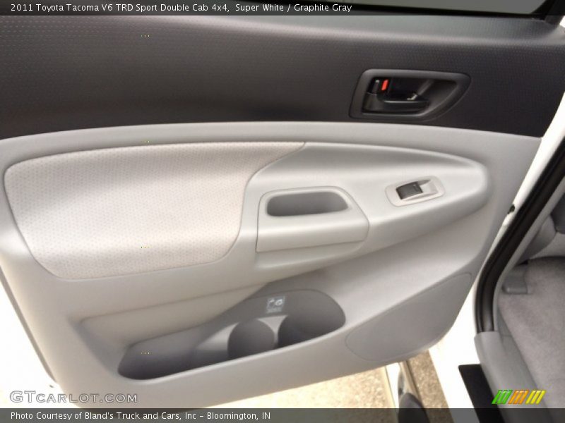 Super White / Graphite Gray 2011 Toyota Tacoma V6 TRD Sport Double Cab 4x4