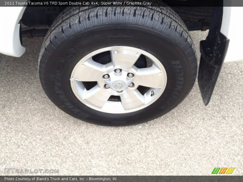Super White / Graphite Gray 2011 Toyota Tacoma V6 TRD Sport Double Cab 4x4