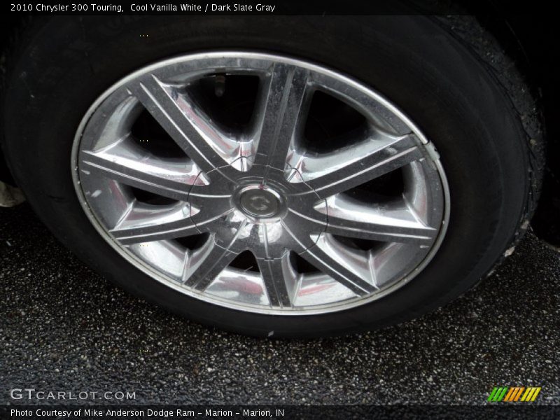 Cool Vanilla White / Dark Slate Gray 2010 Chrysler 300 Touring