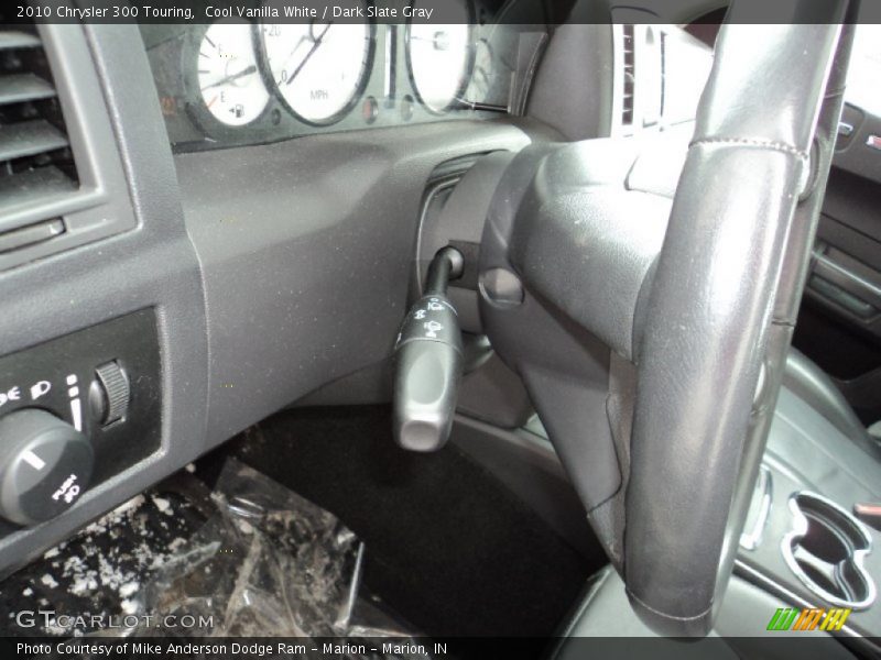 Cool Vanilla White / Dark Slate Gray 2010 Chrysler 300 Touring