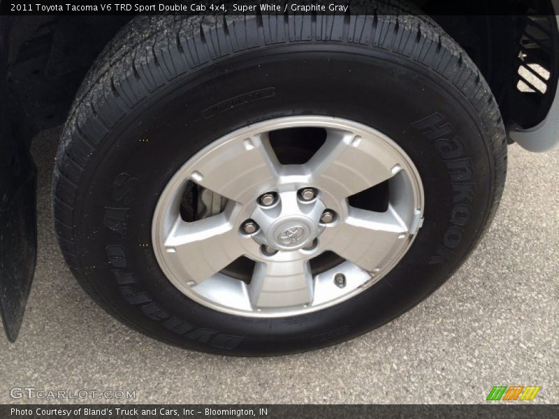 Super White / Graphite Gray 2011 Toyota Tacoma V6 TRD Sport Double Cab 4x4