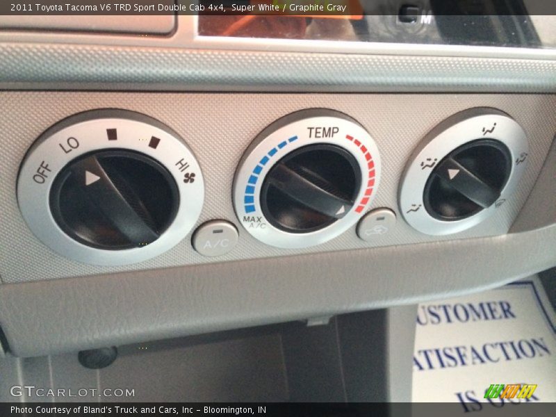 Super White / Graphite Gray 2011 Toyota Tacoma V6 TRD Sport Double Cab 4x4