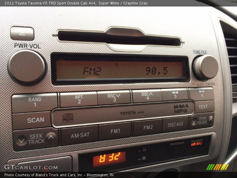 Super White / Graphite Gray 2011 Toyota Tacoma V6 TRD Sport Double Cab 4x4