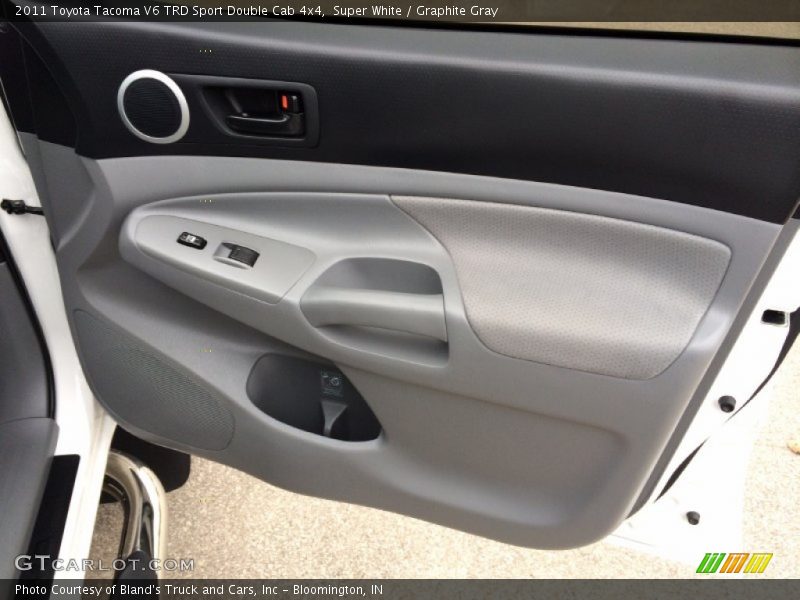 Super White / Graphite Gray 2011 Toyota Tacoma V6 TRD Sport Double Cab 4x4