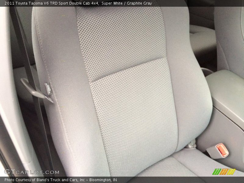 Super White / Graphite Gray 2011 Toyota Tacoma V6 TRD Sport Double Cab 4x4