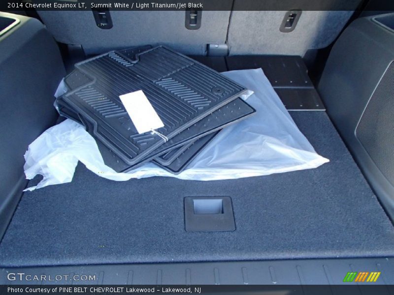 Summit White / Light Titanium/Jet Black 2014 Chevrolet Equinox LT