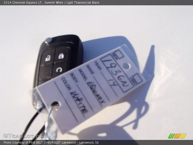 Summit White / Light Titanium/Jet Black 2014 Chevrolet Equinox LT