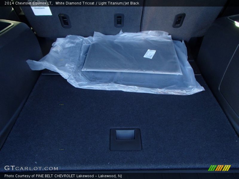 White Diamond Tricoat / Light Titanium/Jet Black 2014 Chevrolet Equinox LT
