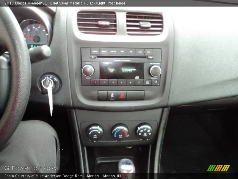 Billet Silver Metallic / Black/Light Frost Beige 2013 Dodge Avenger SE