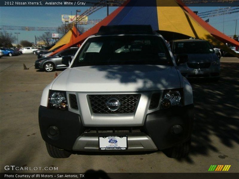 Avalanche White / Gray 2012 Nissan Xterra S