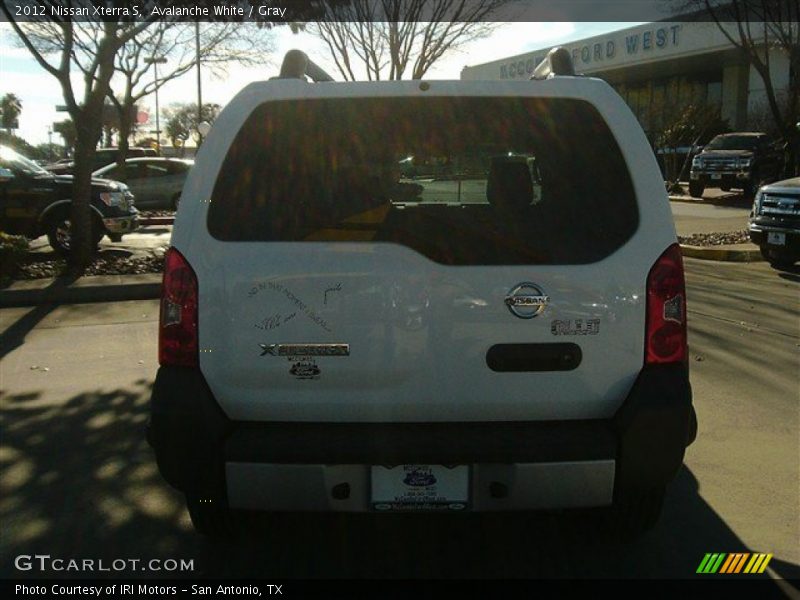 Avalanche White / Gray 2012 Nissan Xterra S