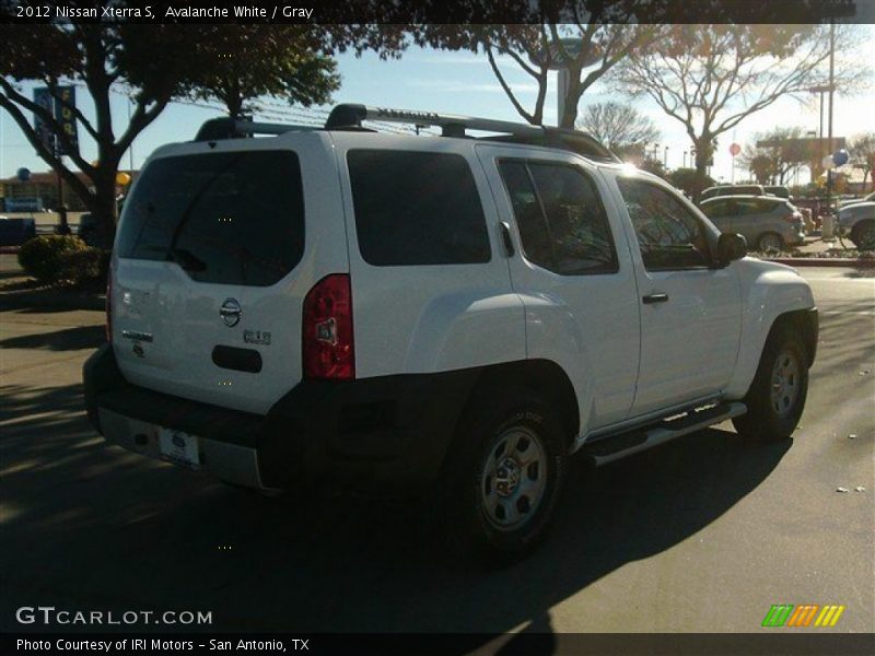 Avalanche White / Gray 2012 Nissan Xterra S