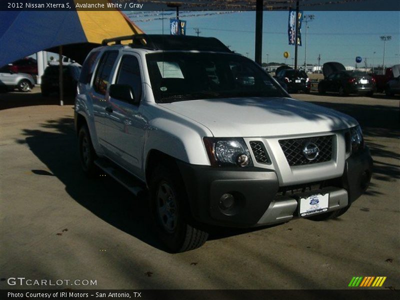 Avalanche White / Gray 2012 Nissan Xterra S