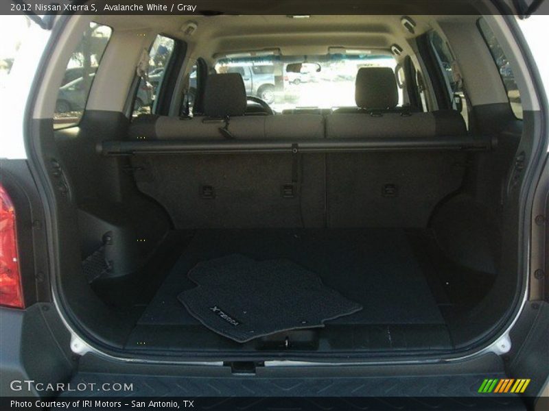Avalanche White / Gray 2012 Nissan Xterra S
