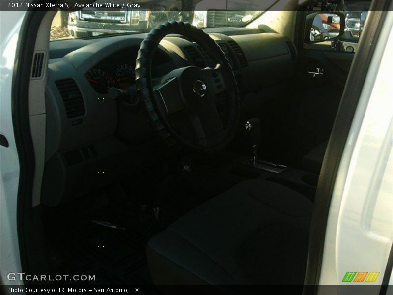 Avalanche White / Gray 2012 Nissan Xterra S