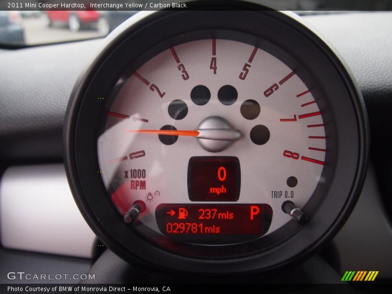 Interchange Yellow / Carbon Black 2011 Mini Cooper Hardtop