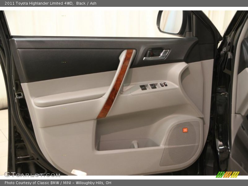 Black / Ash 2011 Toyota Highlander Limited 4WD