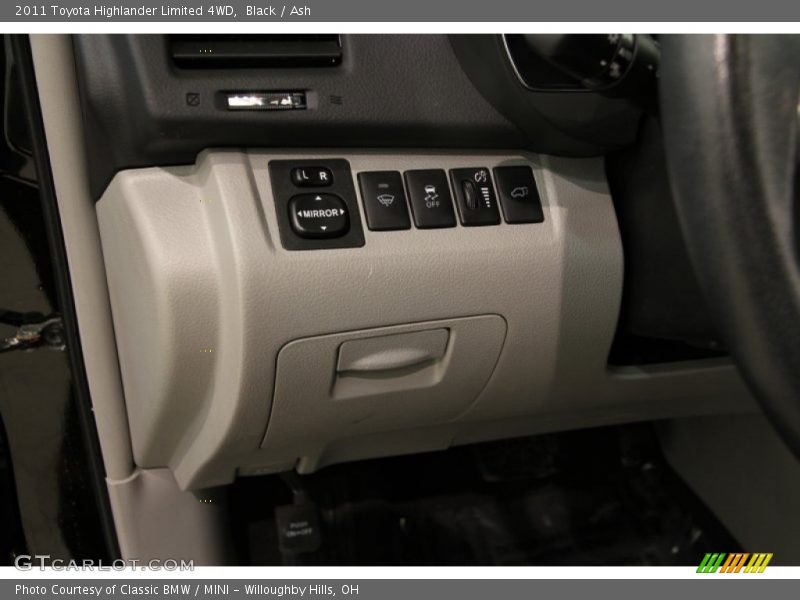 Black / Ash 2011 Toyota Highlander Limited 4WD