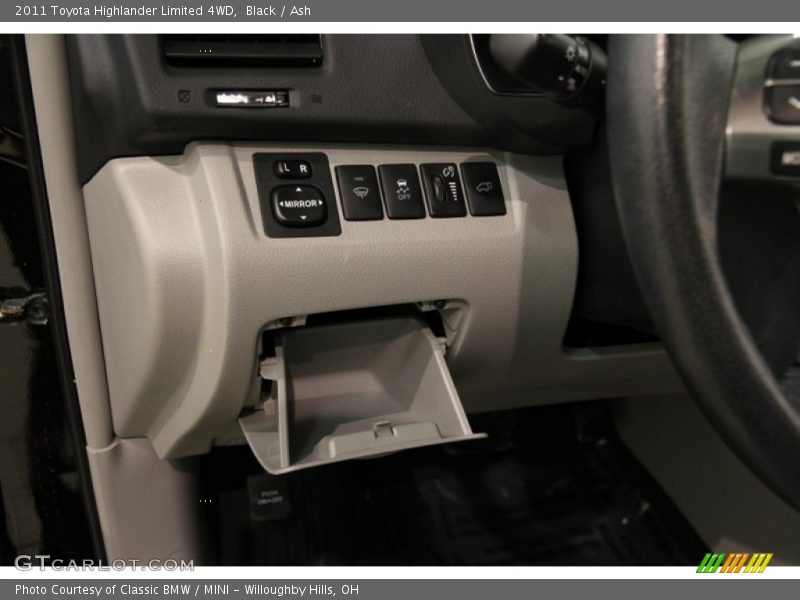 Black / Ash 2011 Toyota Highlander Limited 4WD