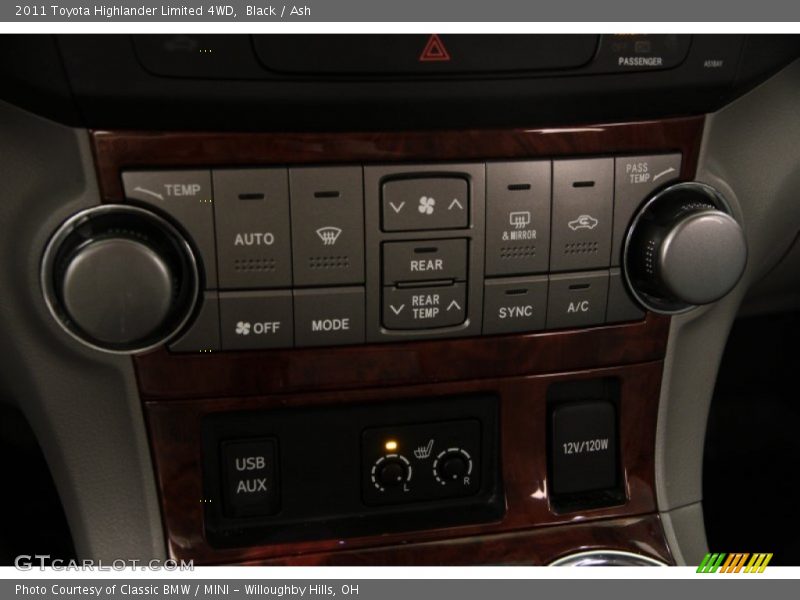 Black / Ash 2011 Toyota Highlander Limited 4WD