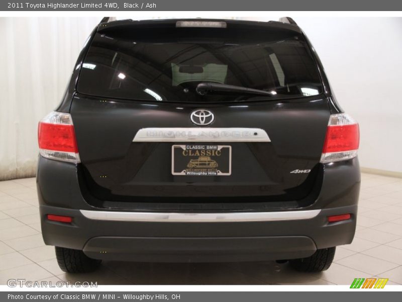 Black / Ash 2011 Toyota Highlander Limited 4WD