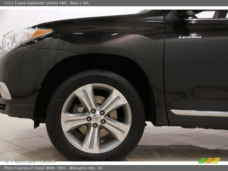 Black / Ash 2011 Toyota Highlander Limited 4WD