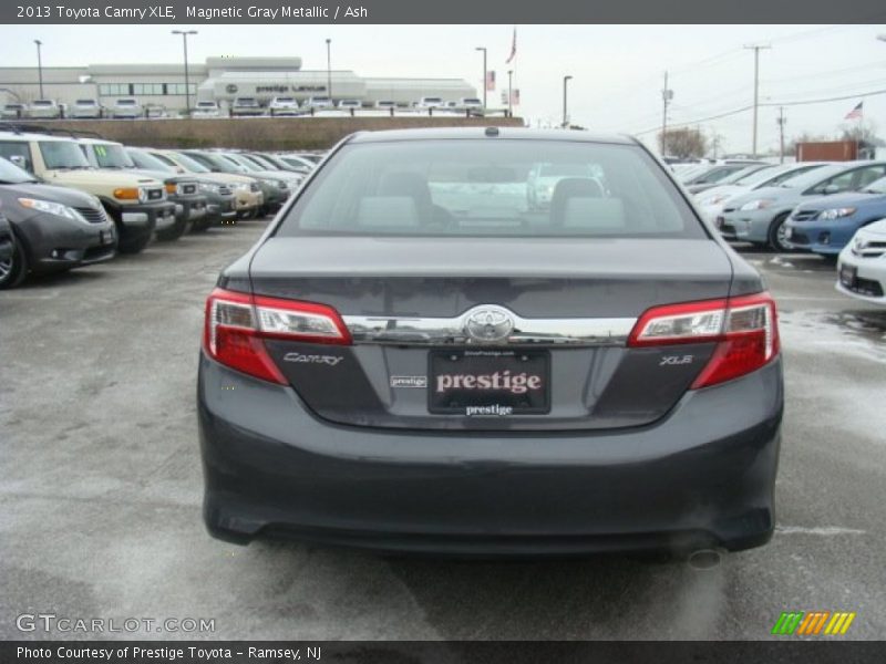 Magnetic Gray Metallic / Ash 2013 Toyota Camry XLE