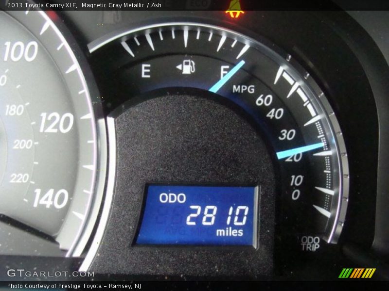 Magnetic Gray Metallic / Ash 2013 Toyota Camry XLE