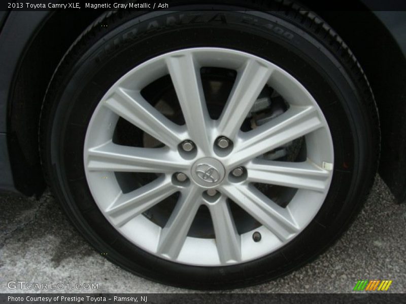 Magnetic Gray Metallic / Ash 2013 Toyota Camry XLE