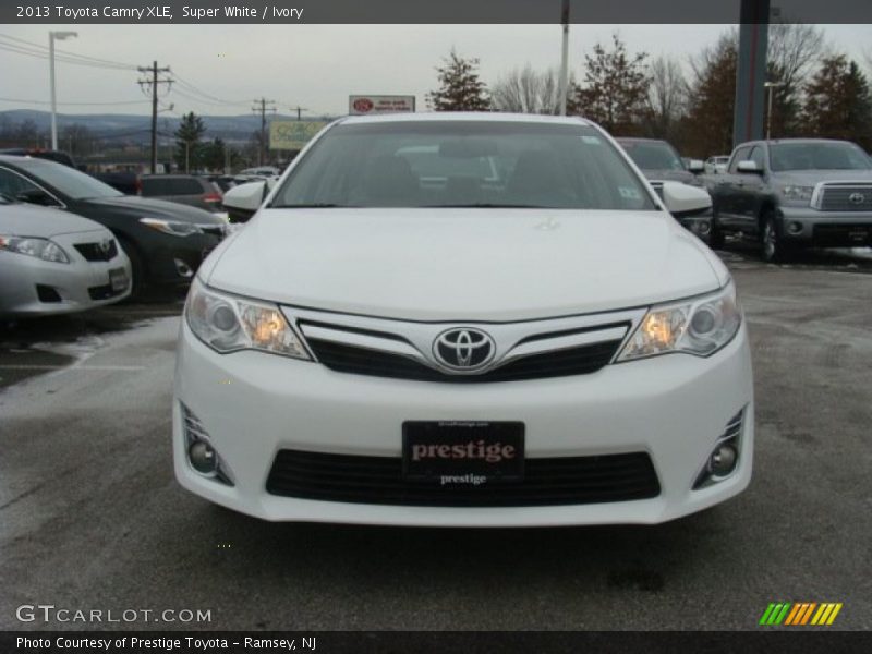 Super White / Ivory 2013 Toyota Camry XLE