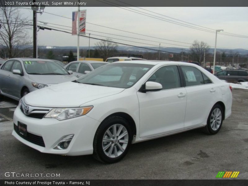 Super White / Ivory 2013 Toyota Camry XLE