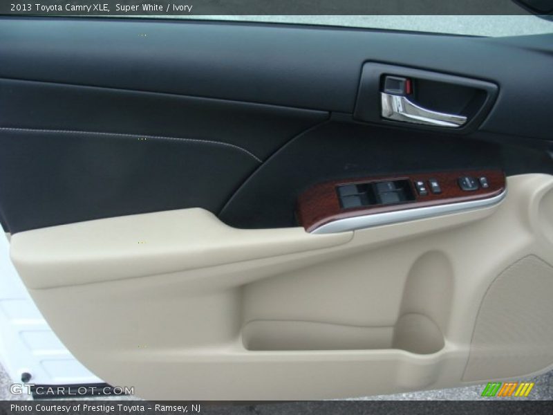 Super White / Ivory 2013 Toyota Camry XLE