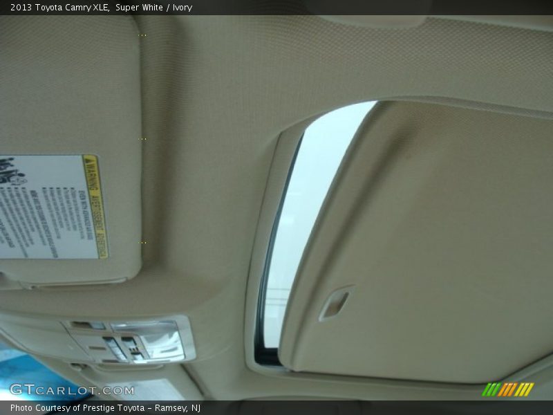 Super White / Ivory 2013 Toyota Camry XLE