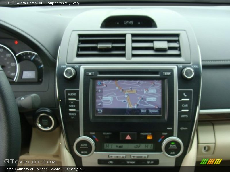 Super White / Ivory 2013 Toyota Camry XLE