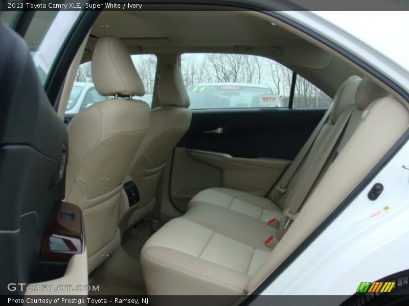 Super White / Ivory 2013 Toyota Camry XLE