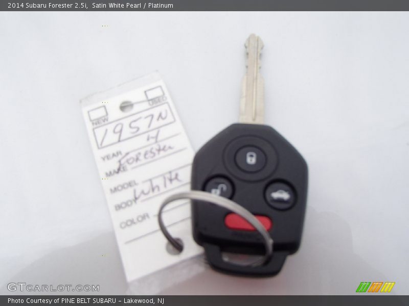 Satin White Pearl / Platinum 2014 Subaru Forester 2.5i