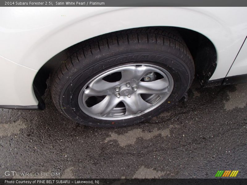 Satin White Pearl / Platinum 2014 Subaru Forester 2.5i