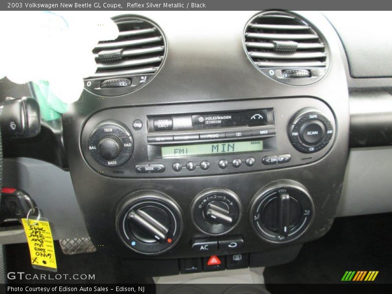 Reflex Silver Metallic / Black 2003 Volkswagen New Beetle GL Coupe