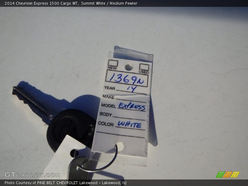 Summit White / Medium Pewter 2014 Chevrolet Express 1500 Cargo WT