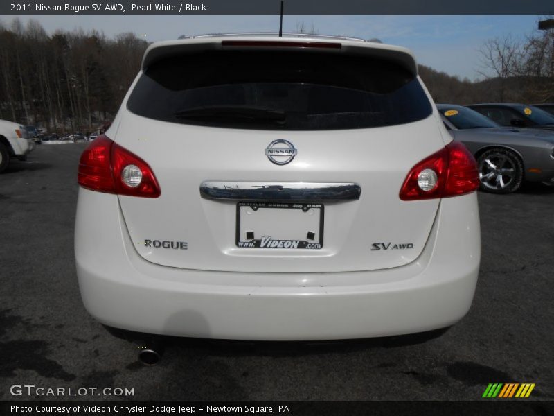 Pearl White / Black 2011 Nissan Rogue SV AWD