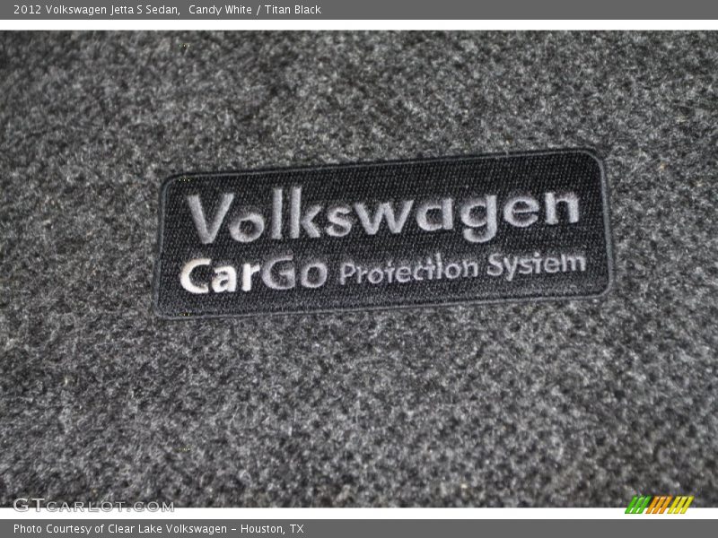 Candy White / Titan Black 2012 Volkswagen Jetta S Sedan