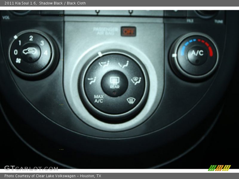 Shadow Black / Black Cloth 2011 Kia Soul 1.6