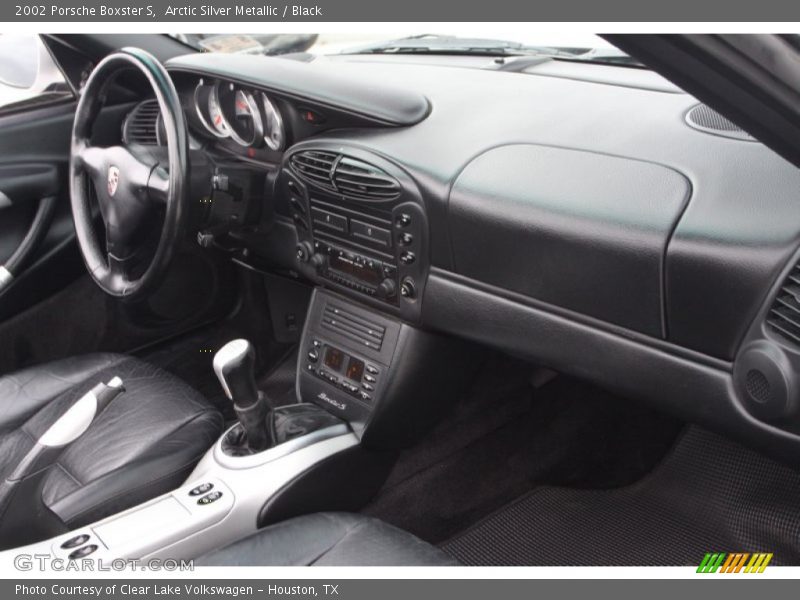 Dashboard of 2002 Boxster S