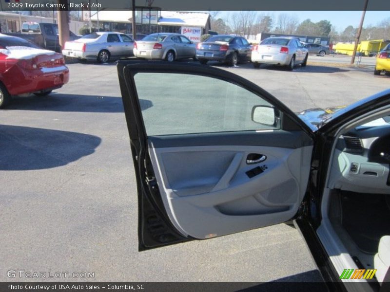 Black / Ash 2009 Toyota Camry