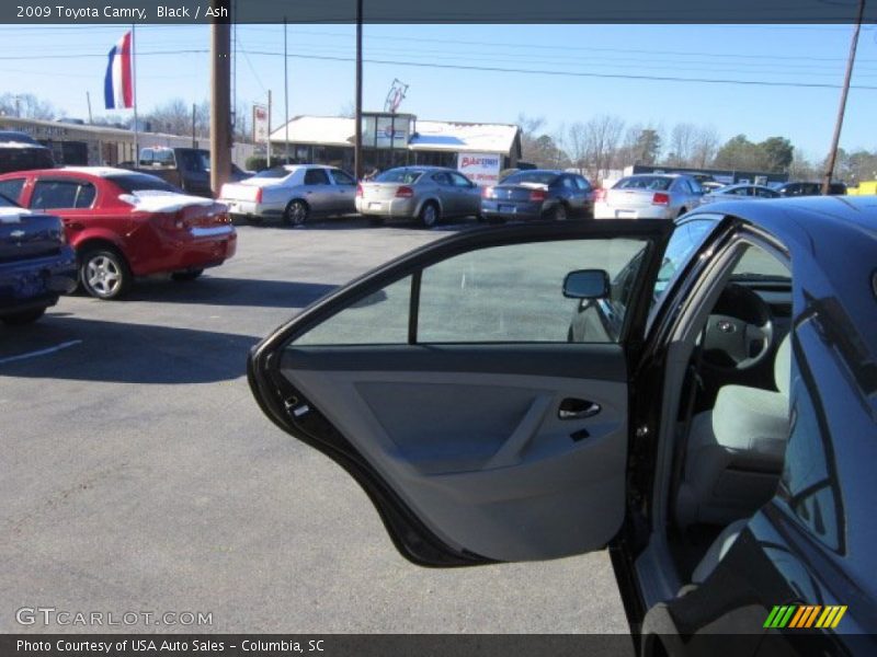 Black / Ash 2009 Toyota Camry