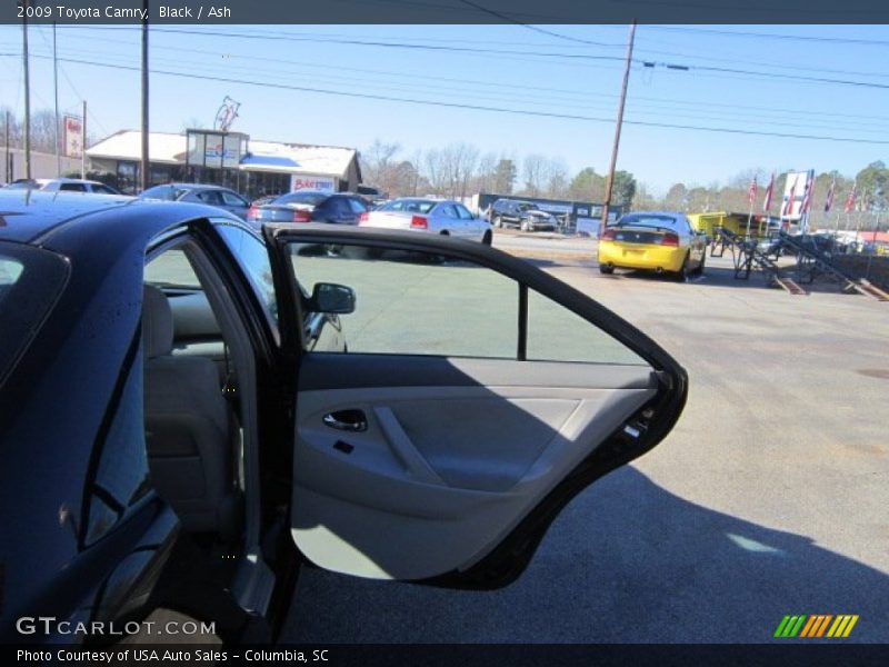 Black / Ash 2009 Toyota Camry