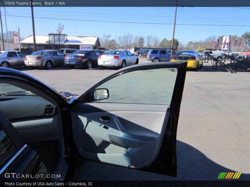 Black / Ash 2009 Toyota Camry