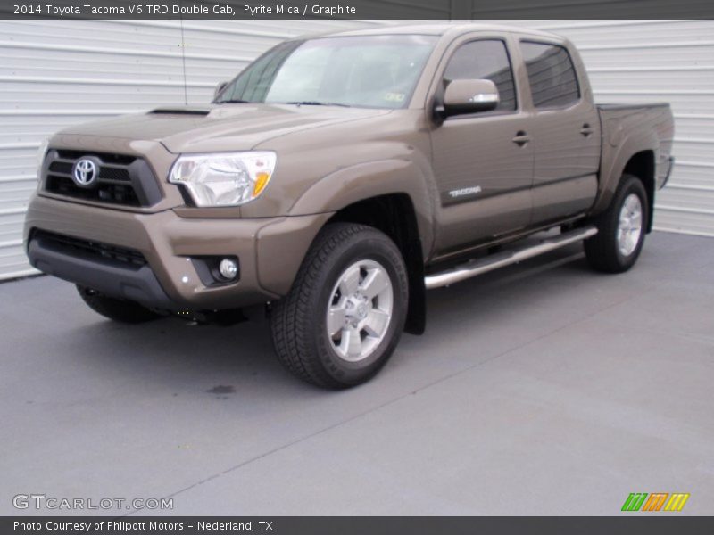 Front 3/4 View of 2014 Tacoma V6 TRD Double Cab